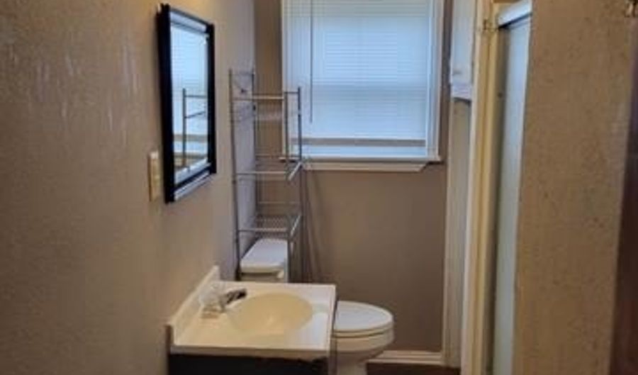 108 N Creek Ave, Bartlesville, OK 74003 - 3 Beds, 2 Bath