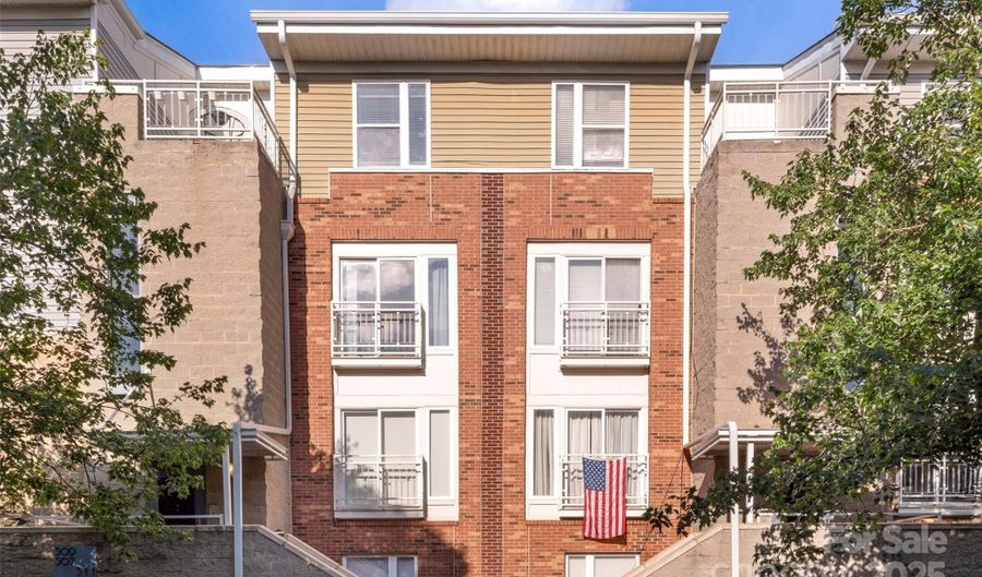 511 Donatello Ave, Charlotte, NC 28205 - 2 Beds, 3 Bath