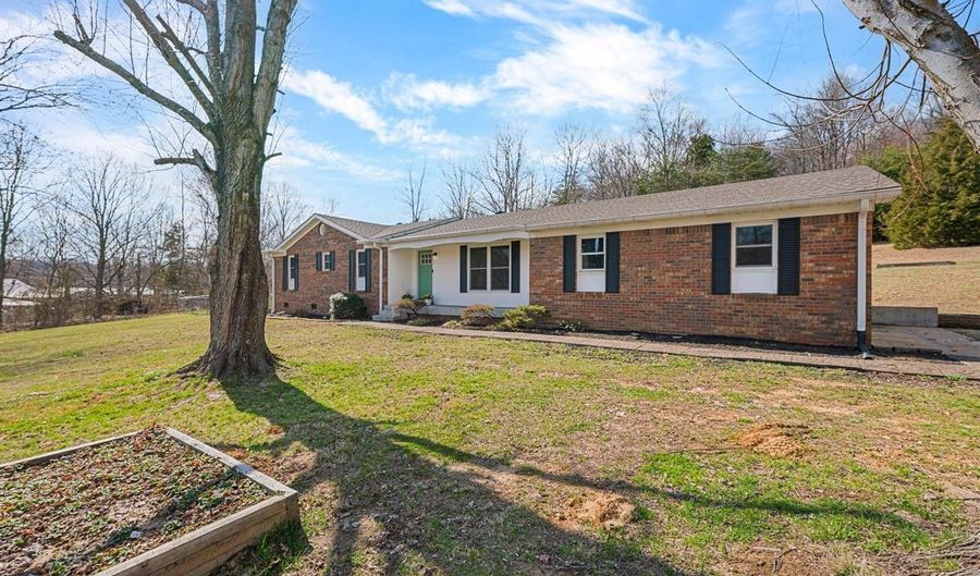 370 Papa Ct, Brownsville, KY 42210 - 4 Beds, 2 Bath