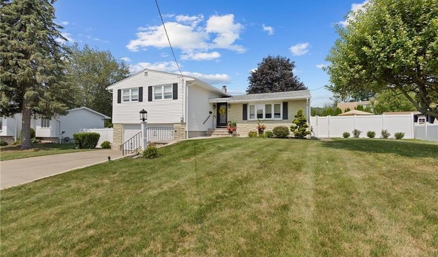 17 Belvedere St, Johnston, RI 02919 - 3 Beds, 2 Bath