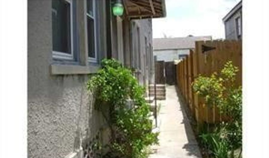 711 GENERAL PERSHING St A, New Orleans, LA 70115 - 2 Beds, 1 Bath