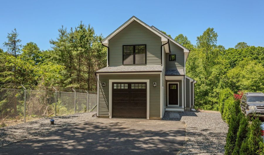 73 Cow Hill Rd, Clinton, CT 06413 - 3 Beds, 4 Bath