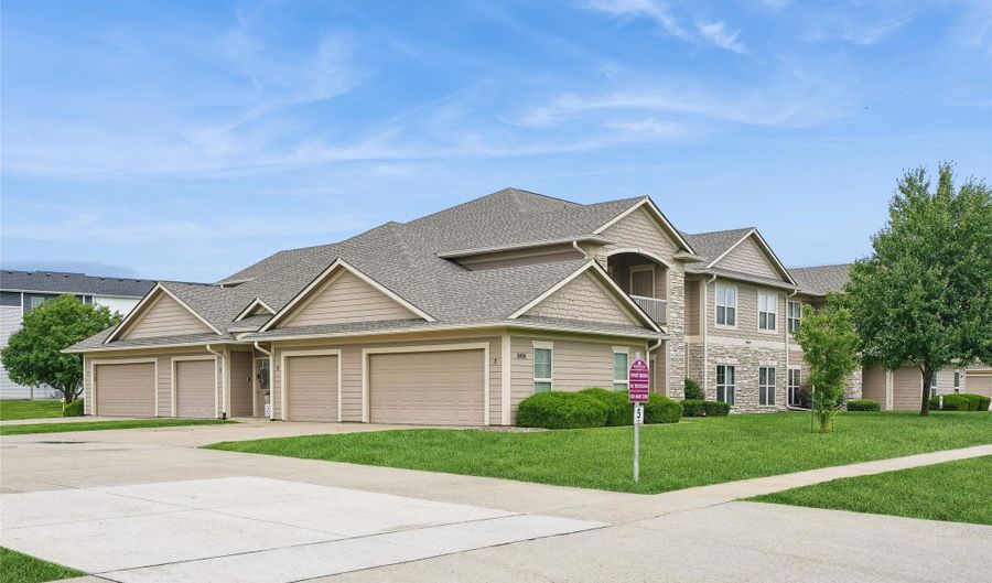 2406 NE Oak Dr 4, Ankeny, IA 50021 - 2 Beds, 2 Bath