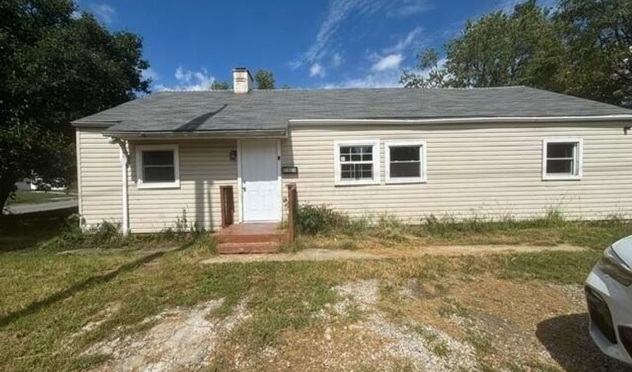 2978 Pontiac St, Columbus, OH 43224 - 4 Beds, 1 Bath