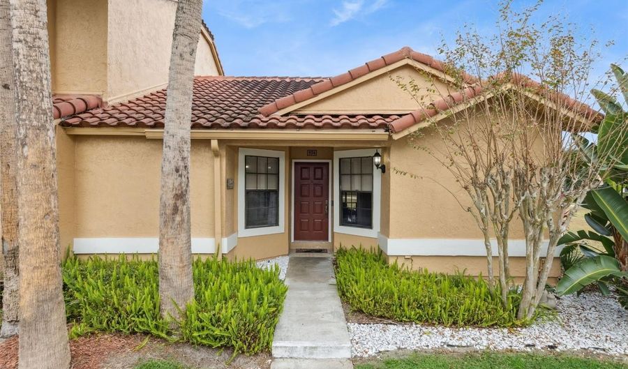 1174 N FAIRWAY Dr 1174, Apopka, FL 32712 - 2 Beds, 2 Bath
