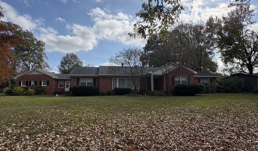 406 Leflore Ave, Belzoni, MS 39038 - 3 Beds, 2 Bath