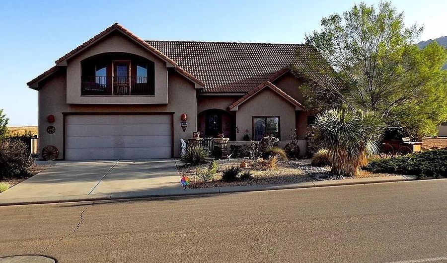 1123 E BIG PINION Ln, Apple Valley, UT 84737 - 5 Beds, 3 Bath