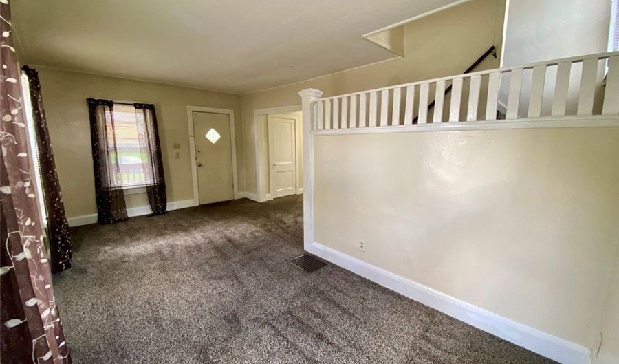 202 Denver St, Akron, OH 44305 - 4 Beds, 1 Bath