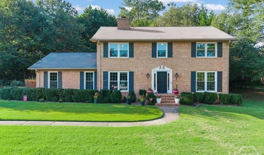 200 Clifton Dr, Athens, GA 30606 - 4 Beds, 3 Bath