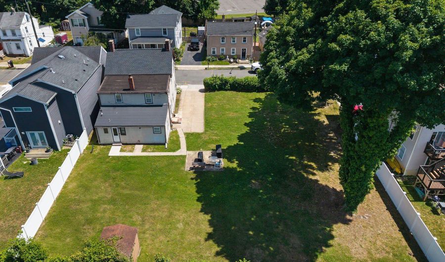14-16 Hamilton St, Allentown, NJ 08501 - 4 Beds, 3 Bath