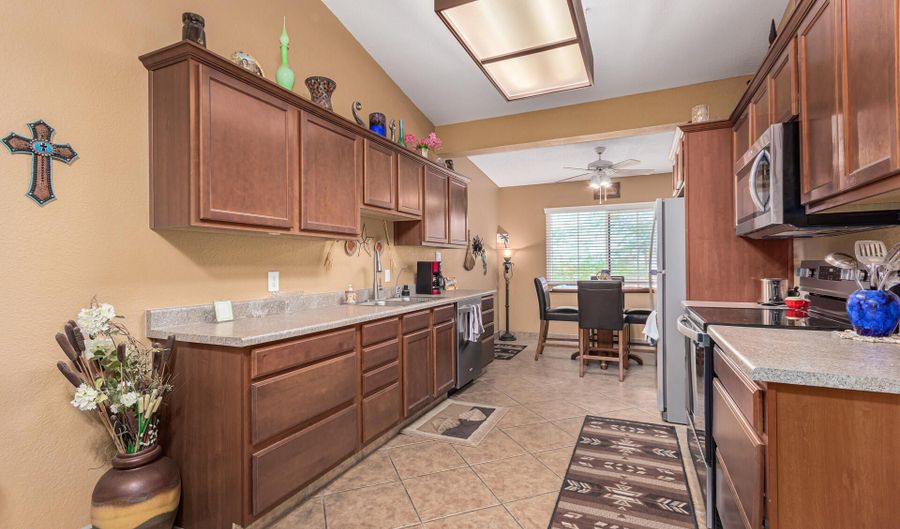455 S DELAWARE Dr 124, Apache Junction, AZ 85120 - 2 Beds, 2 Bath