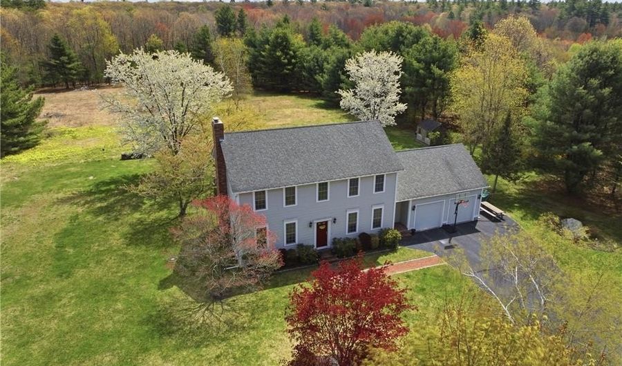 23 Whipple Rd, Glocester, RI 02814 - 3 Beds, 3 Bath
