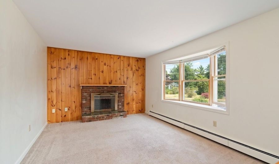 44 Cottage Grv, Burlington, VT 05408 - 4 Beds, 2 Bath