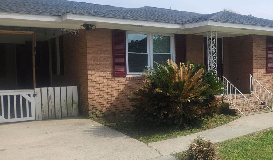 102 N Hazel Ave, Andrews, SC 29510 - 3 Beds, 2 Bath