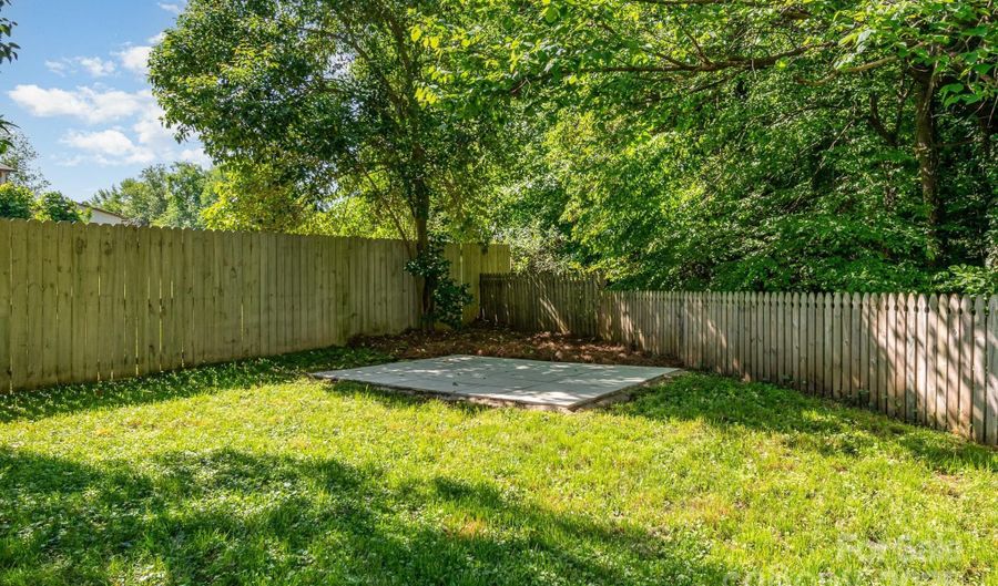 2528 Arnold Dr, Charlotte, NC 28205 - 3 Beds, 3 Bath
