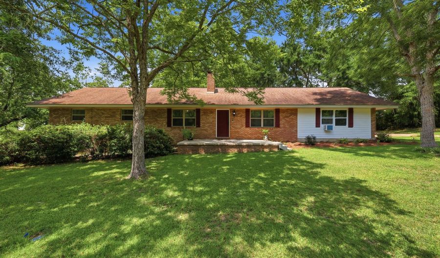 9260 Pinecrest Dr, Biloxi, MS 39532 - 4 Beds, 2 Bath