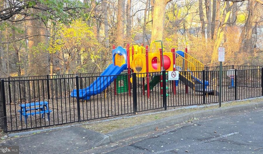 10636 MONTROSE Ave #201, Bethesda, MD 20814 - 2 Beds, 1 Bath