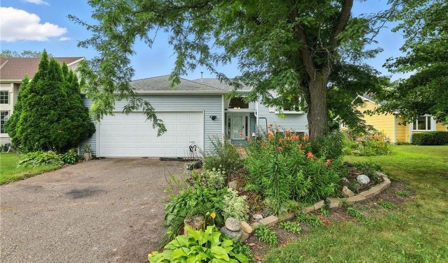 15913 Garrett Dr, Apple Valley, MN 55124 - 4 Beds, 2 Bath