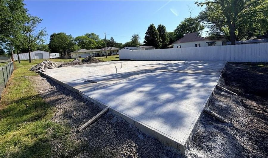 110 E South St, Arma, KS 66712 - 0 Beds, 0 Bath