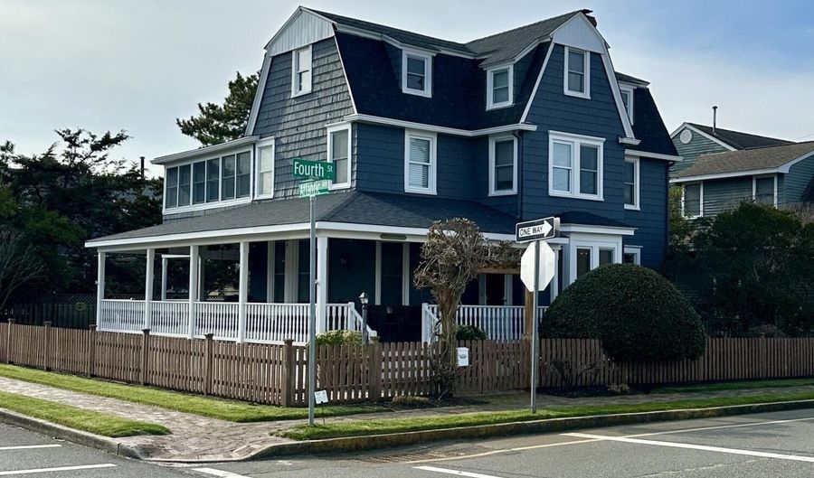 310 N Atlantic Ave, Beach Haven, NJ 08008 - 7 Beds, 4 Bath