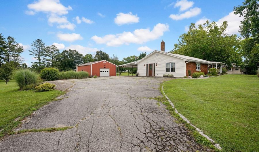 2656 Dixie Hwy, Bedford, IN 47421 - 3 Beds, 2 Bath
