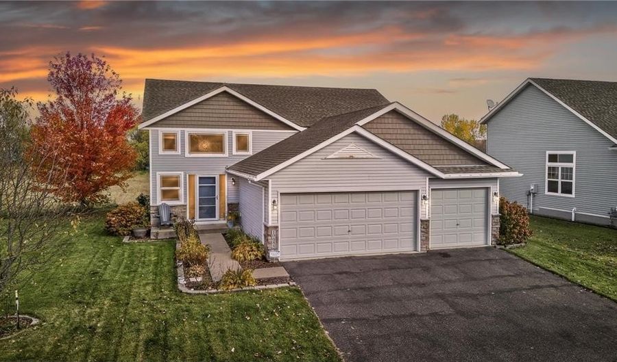 10688 51st St NE, Albertville, MN 55301 - 5 Beds, 3 Bath