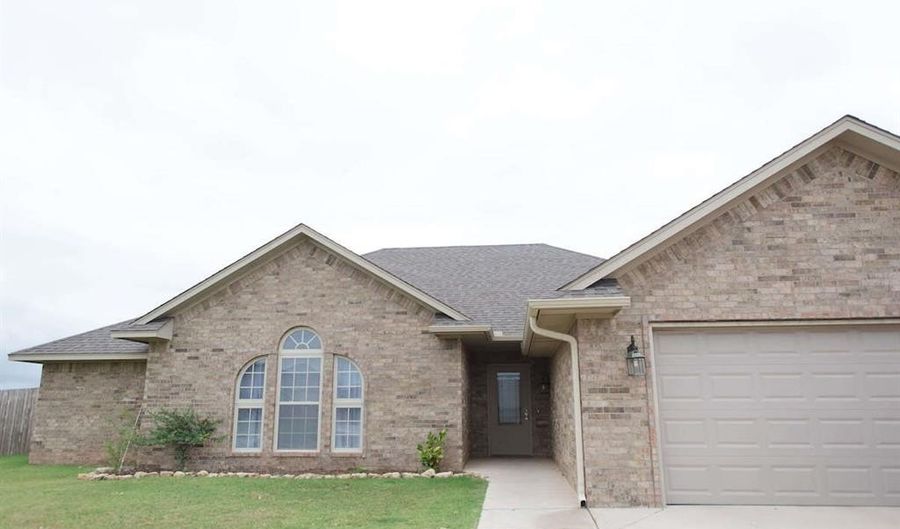 1828 Caribou Cir, Altus, OK 73521 - 4 Beds, 3 Bath