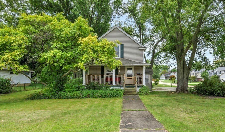 34579 BAINBRIDGE Rd, North Ridgeville, OH 44039 - 3 Beds, 2 Bath