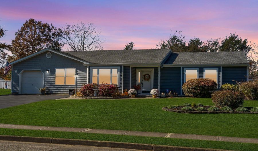 8 Eagle Dr, Bayville, NJ 08721 - 4 Beds, 2 Bath