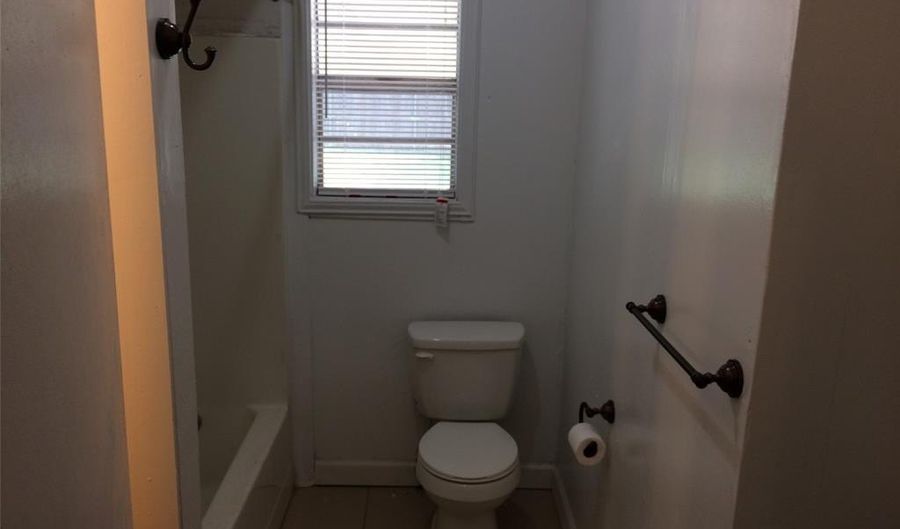 741 Locust St, Abilene, TX 79602 - 3 Beds, 1 Bath