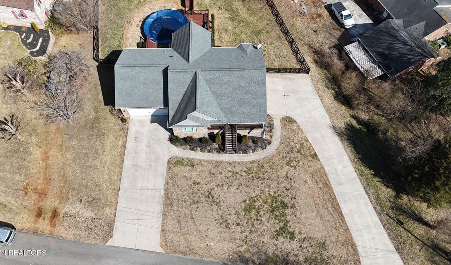 122 Sportsman Ln, Andersonville, TN 37705 - 3 Beds, 3 Bath