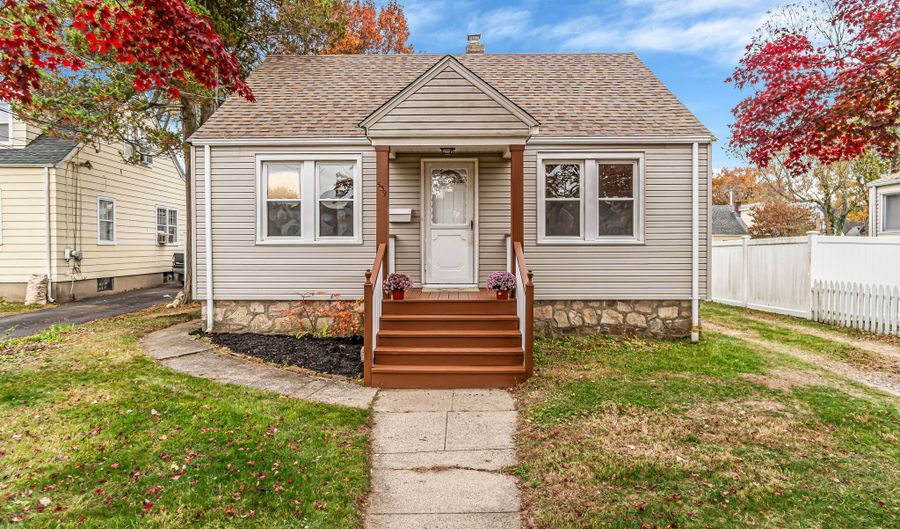 539 Old Town Rd, Bridgeport, CT 06606 - 4 Beds, 1 Bath