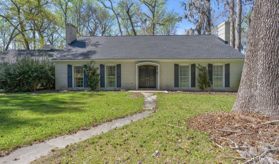 841 Googe St, Allendale, SC 29810 - 3 Beds, 4 Bath