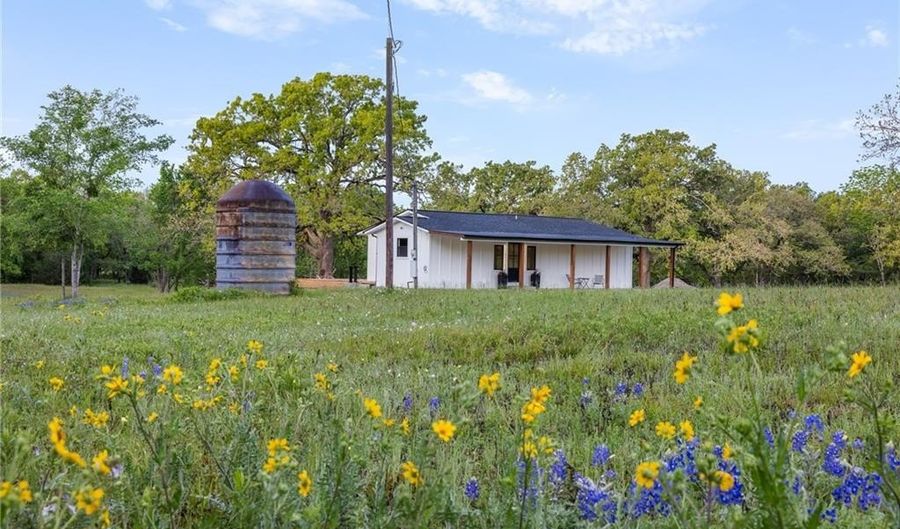 4399 Silentwood Ln, Anderson, TX 77830 - 2 Beds, 2 Bath