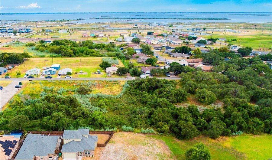 1513 Lisa Ann Dr, Aransas Pass, TX 78336 - 3 Beds, 3 Bath