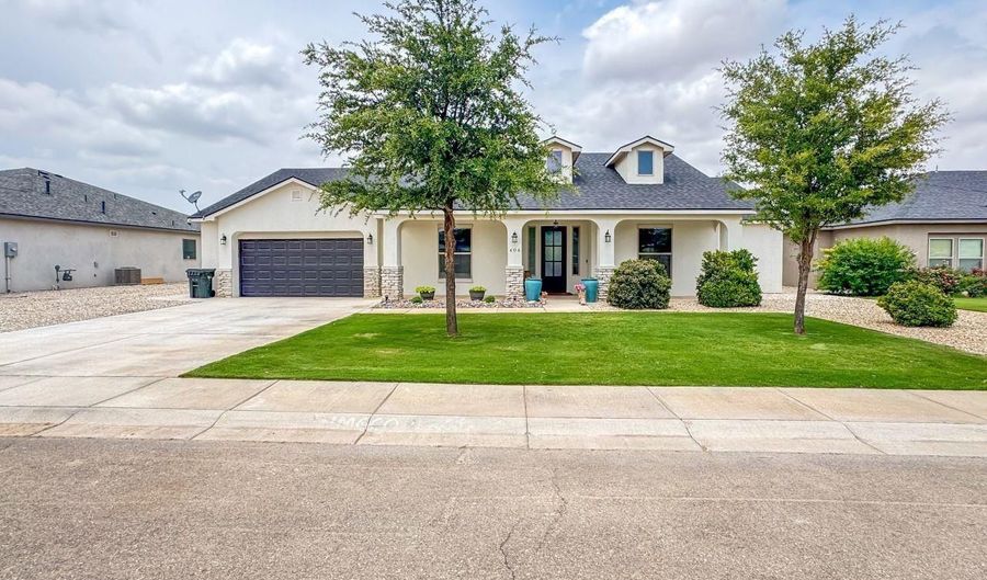 406 Plantation Ct, Carlsbad, NM 88220 - 4 Beds, 3 Bath