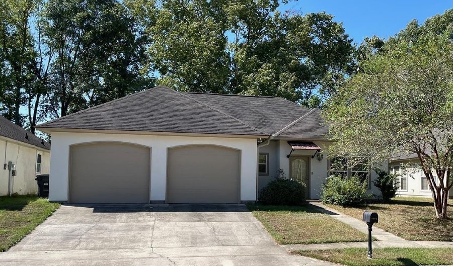 9370 Boone Dr, Baton Rouge, LA 70810 - 3 Beds, 2 Bath