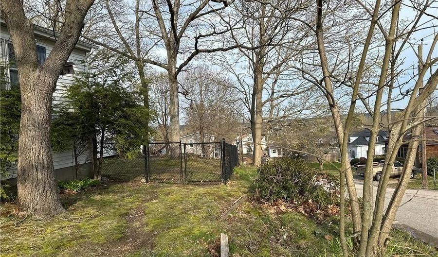 26 Raymond St, Coventry, RI 02816 - 3 Beds, 2 Bath