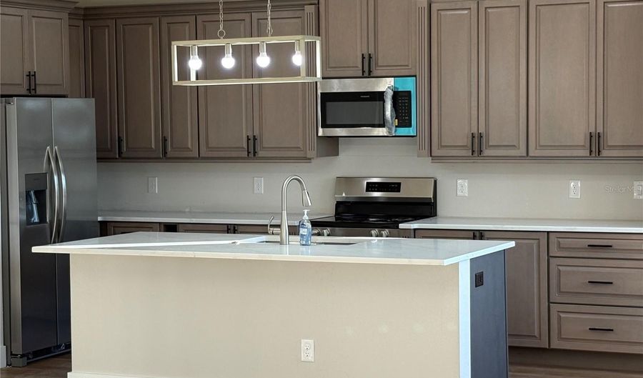 445 ADAMS VIEW Ln, Auburndale, FL 33823 - 4 Beds, 3 Bath