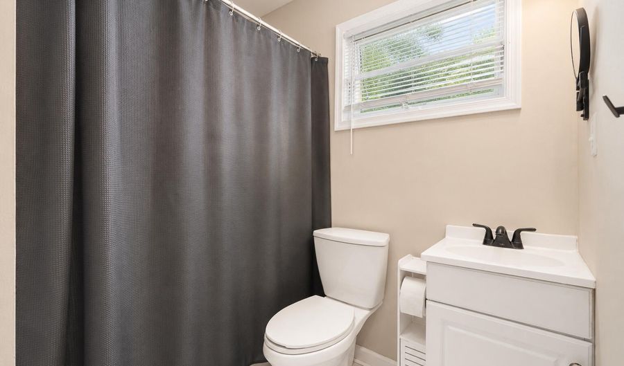 71 Compton St, Belford, NJ 07718 - 4 Beds, 3 Bath