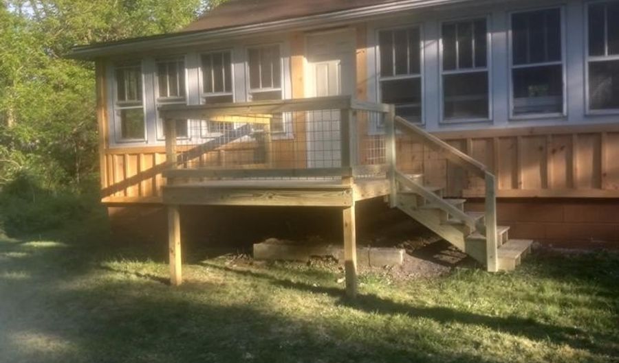 205 6th St, Beaver, WV 25813 - 3 Beds, 1 Bath