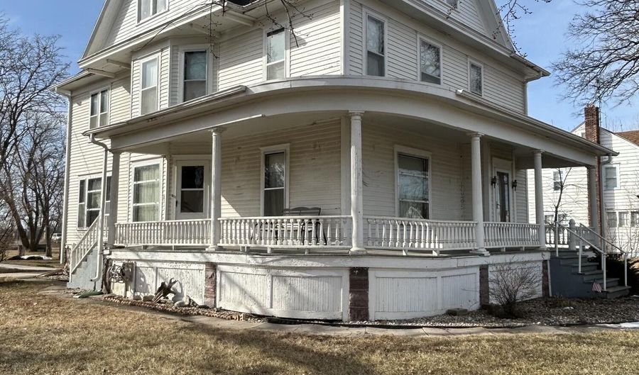 101 W 7th St, Woonsocket, SD 57385 - 5 Beds, 1 Bath