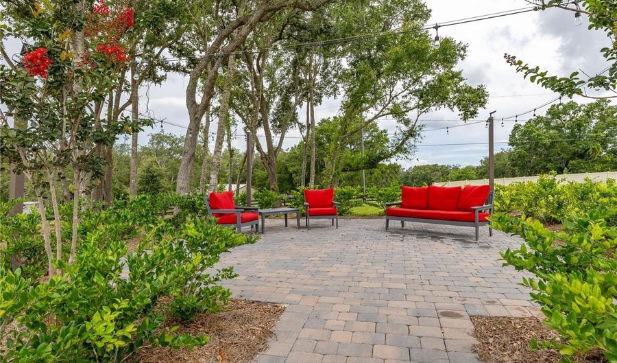 3228 ROSEVILLE Dr, Apopka, FL 32712 - 5 Beds, 5 Bath