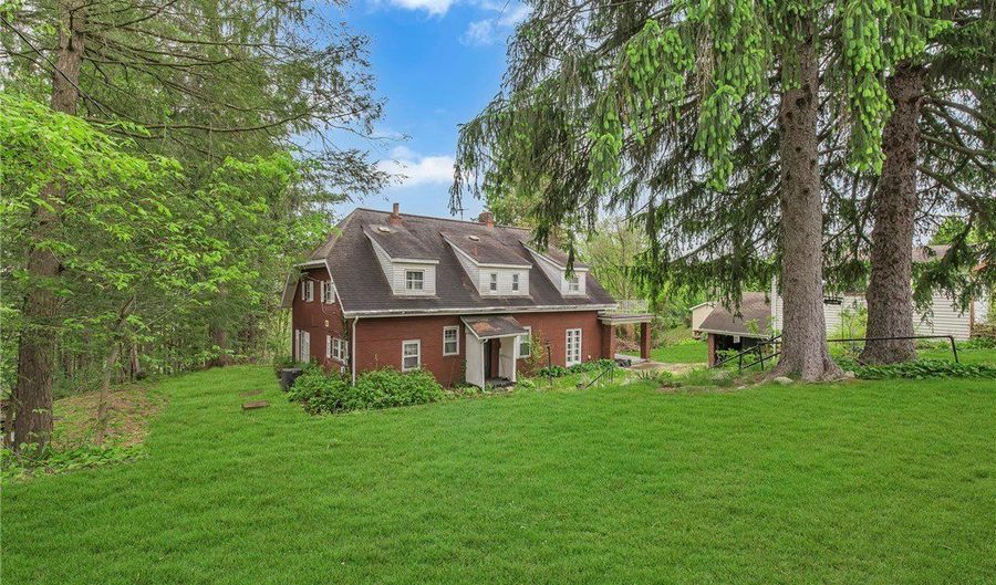 613 Briarcliff Dr, Aliquippa, PA 15001 - 4 Beds, 0 Bath