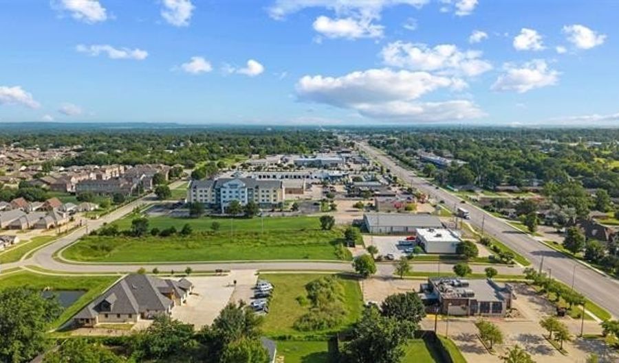 2 Pioneer Dr, Bartlesville, OK 74006 - 0 Beds, 0 Bath