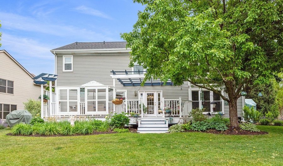 1860 Haverford Dr, Algonquin, IL 60102 - 4 Beds, 4 Bath