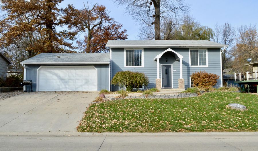 104 Broadway St, Arnolds Park, IA 51331 - 3 Beds, 2 Bath