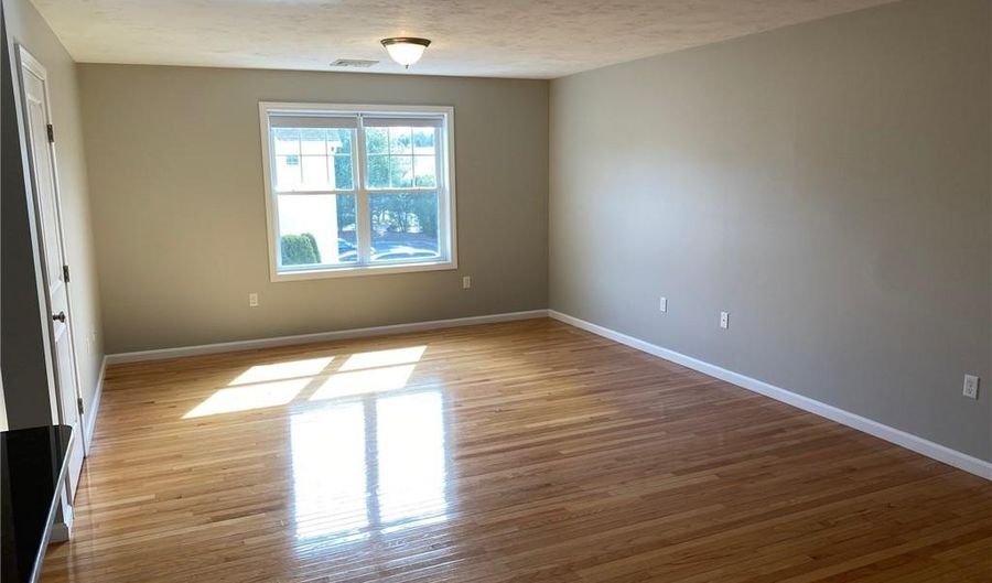 500 Mendon Rd 2G, Cumberland, RI 02864 - 2 Beds, 1 Bath