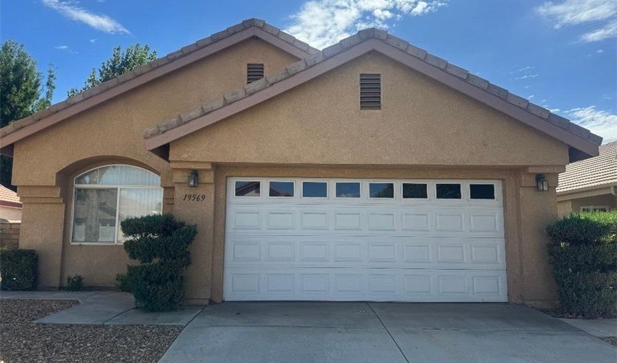 19569 Saint Andrews Way, Apple Valley, CA 92308 - 2 Beds, 2 Bath