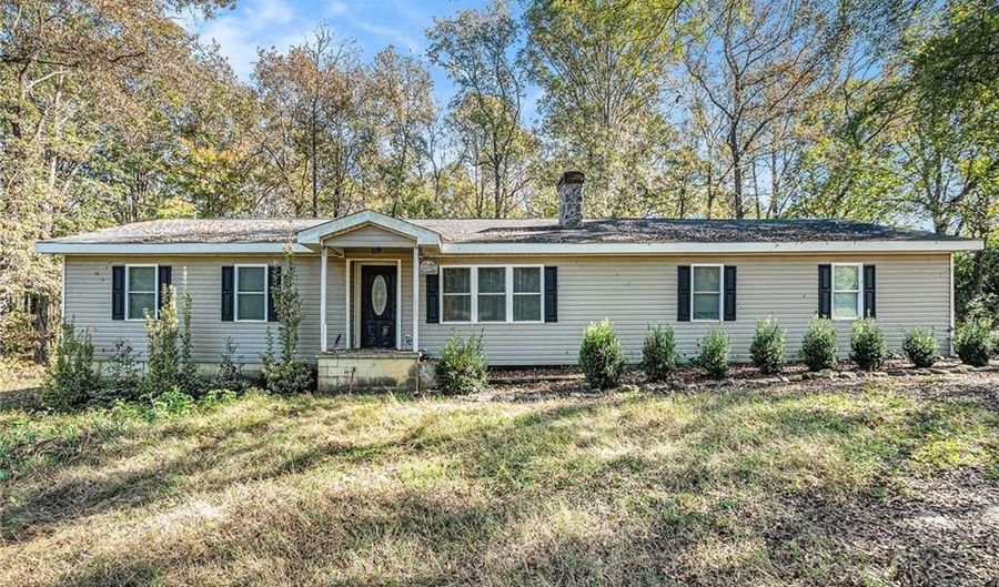 55 WOLFSKIN Rd, Arnoldsville, GA 30619 - 2 Beds, 2 Bath